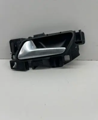 Peugeot 5008 II Front door interior handle 98201553