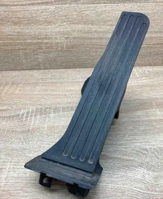 Volkswagen PASSAT B6 Accelerator throttle pedal 1K1723503AJ 6PV0011039