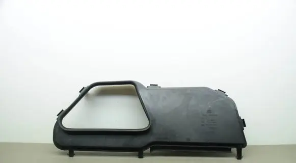 Audi Q7 4M Air filter box cover 4M1815389