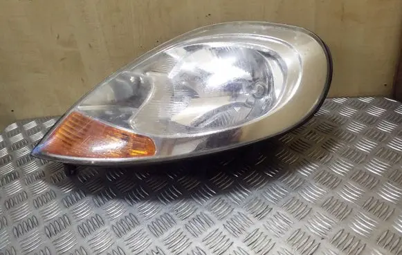 Renault Trafic II (X83) Headlight/headlamp 8200701359