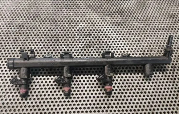 Renault Scenic II - Grand scenic II Fuel main line pipe 8200135504