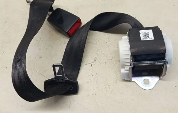 Audi A3 S3 8P Rear seatbelt 8P0857740B 5366 33029893
