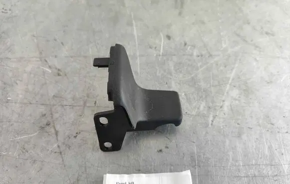 Volvo XC90 Front door seat control surround trim 39832075
