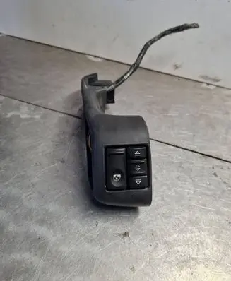 Renault 19 Front door handle cover 818747