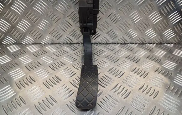 Audi A6 S6 C6 4F Accelerator throttle pedal 4F1723523A 6PV00898404