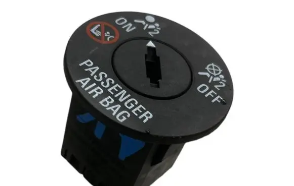 Opel Astra K Passenger airbag on/off switch 13524006 401R