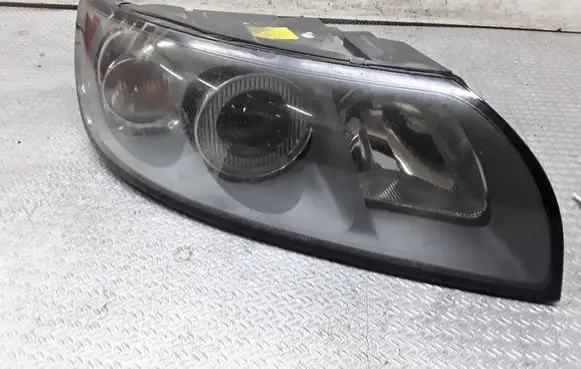 Volvo V50 Headlight/headlamp 30678913 0301198204
