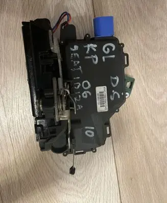 Seat Ibiza III (6L) Rear door lock 45AGY3B4839015AG