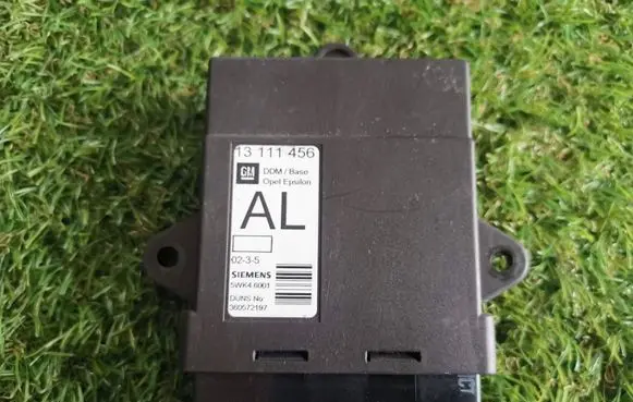Opel Vectra C Door control unit/module 13111456 5WK46001