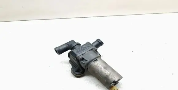 BMW 3 E90 E91 Coolant heater control valve 6928246 64116928246 0392020097