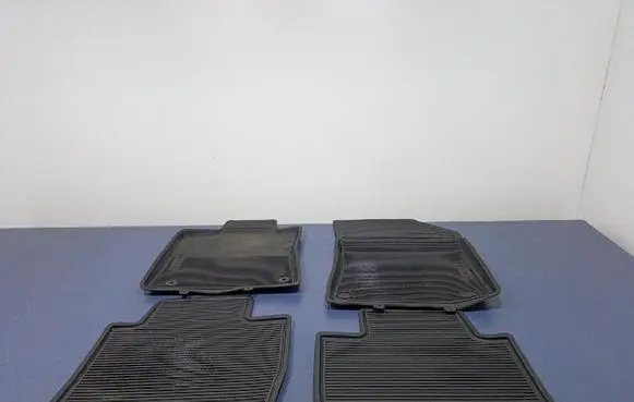 Mercedes-Benz 508 Front floor carpet liner 