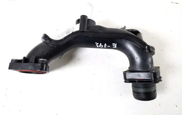 Coolant pipe/hose