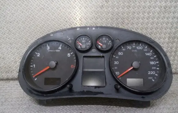 Audi A2 Speedometer (instrument cluster) 8Z0920900AX 81117994