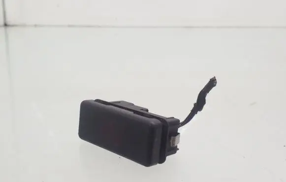 BMW 5 E39 Hazard light switch 8350947