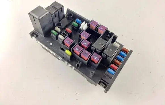 Subaru Impreza II Fuse box set 82241FG030 810627