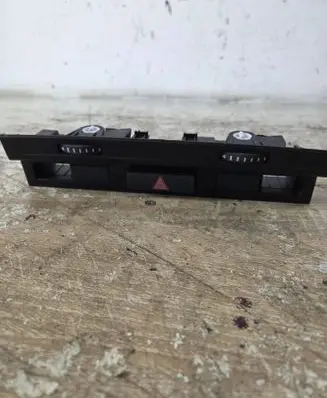Audi A6 S6 C6 4F Hazard light switch