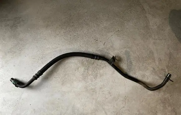 Volvo XC70 Gearbox oil cooler pipe/hose 9180537