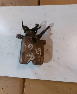 Opel Insignia A Rear brake caliper