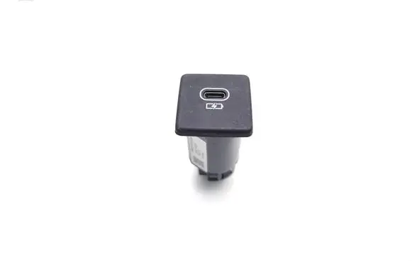 Jaguar I-Pace USB socket connector M8E219010DA