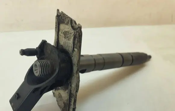 Audi A6 S6 C6 4F Fuel injector 059130277S