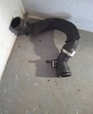 Porsche Macan (95B) Coolant pipe/hose 95B121109H