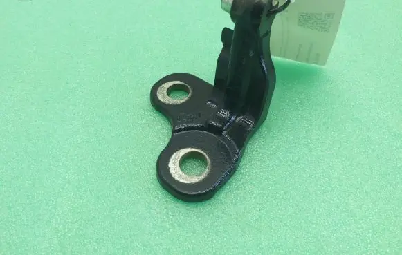 Jaguar F-Pace Rear door lower hinge CPLA228A65AD