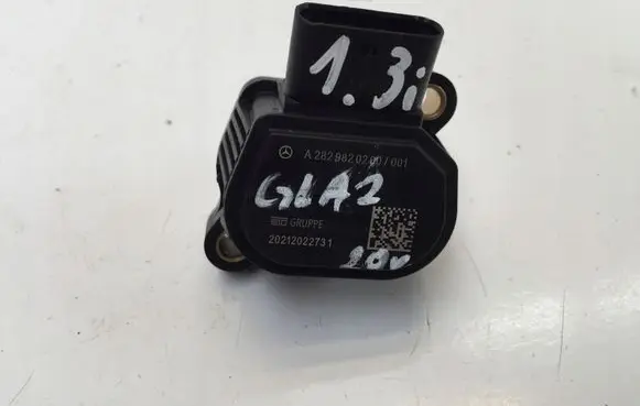 Mercedes-Benz GLA H247 Other engine part A2829820200