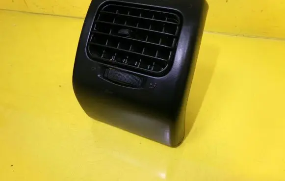 Volkswagen Golf III Dashboard side air vent grill/cover trim 1H1819730A