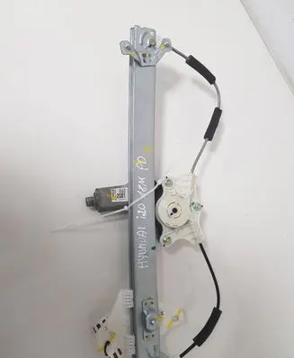 Hyundai i20 (GB IB) Front door window regulator with motor 82402C7010 8B16304