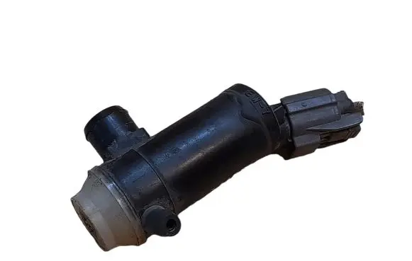 Subaru Legacy Windscreen/windshield washer pump 711024