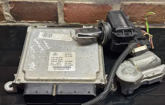 Mercedes-Benz Sprinter W906 Engine ECU kit and lock set A6519002600 A6519012200 28213920