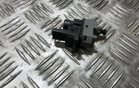 Ford Mondeo Mk III Brake pedal sensor switch 1s7113480aa 1s71-13480-aa