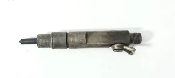 Audi A6 S6 C4 4A Fuel injector 046130201E
