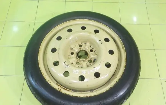 Lexus IS 220D-250-350 R17 spare wheel