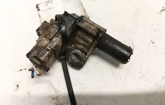 Peugeot 307 Camshaft position sensor 9628559980