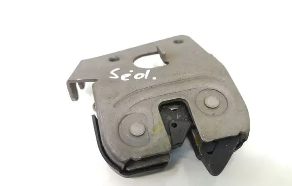 BMW 5 E60 E61 Seat back rest lock catch 7112863 52207112863 7119459