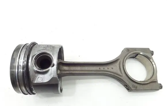 Mini Cooper Countryman R60 Piston with connecting rod