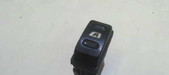 Citroen Xsara Picasso Electric window control switch 22681
