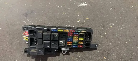Volvo S80 Fuse module 8678449 518826011
