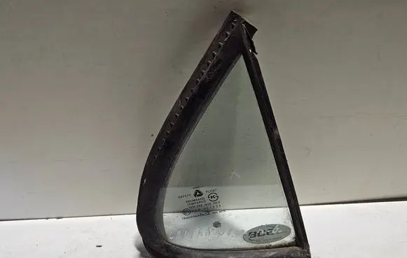 Rear vent window glass
