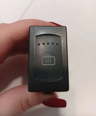 Volkswagen PASSAT B5 Windscreen/window heater switch 3B0959621B