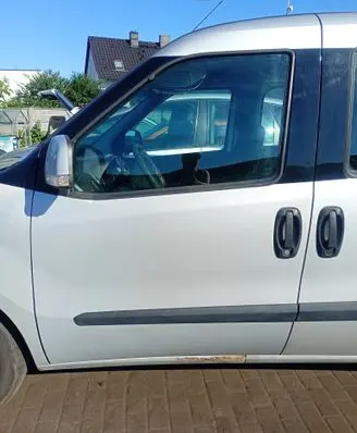 Opel Combo D Front door