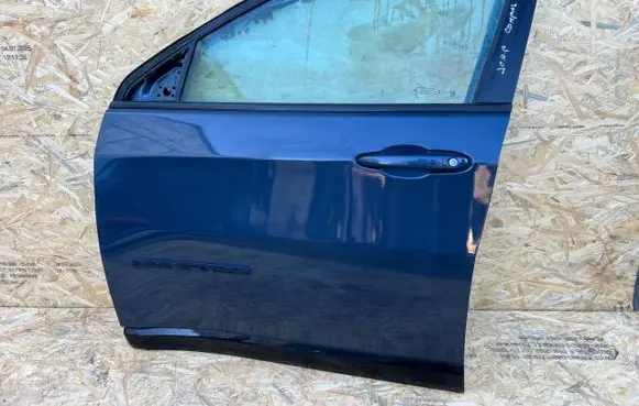 Jeep Cherokee III KJ Front door 
