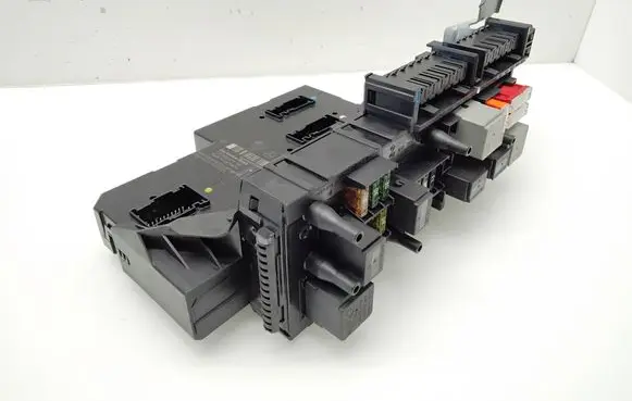 Mercedes-Benz C W204 Fuse module 2049001202 5DK009225 5DK00922558