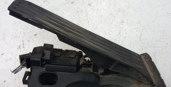 Volkswagen PASSAT B6 Accelerator throttle pedal 1K1721503L