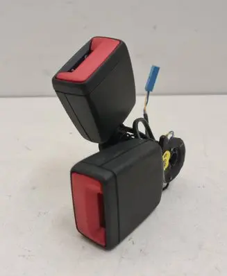 Middle seatbelt buckle (rear)