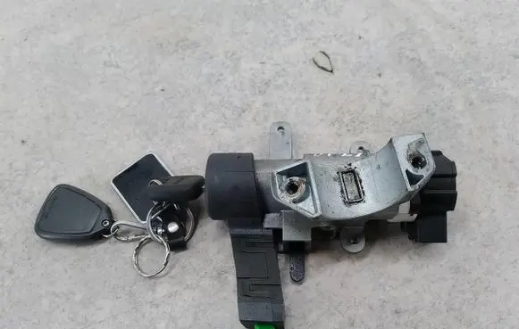 Volvo V70 Ignition lock 86263248673073