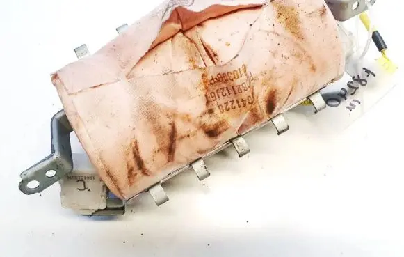 Lexus IS 220D-250-350 Passenger airbag 1041228 ph062112j6t