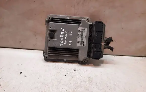 Volkswagen Touran I Engine control unit/module 1039S06224 03G906016DK 0281011946