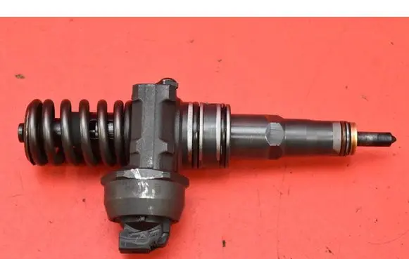 Skoda Octavia Mk2 (1Z) Fuel injector 038130073AG